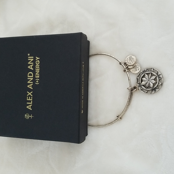 Alex and Ani Compass bracelet with box - Picture 1 of 16